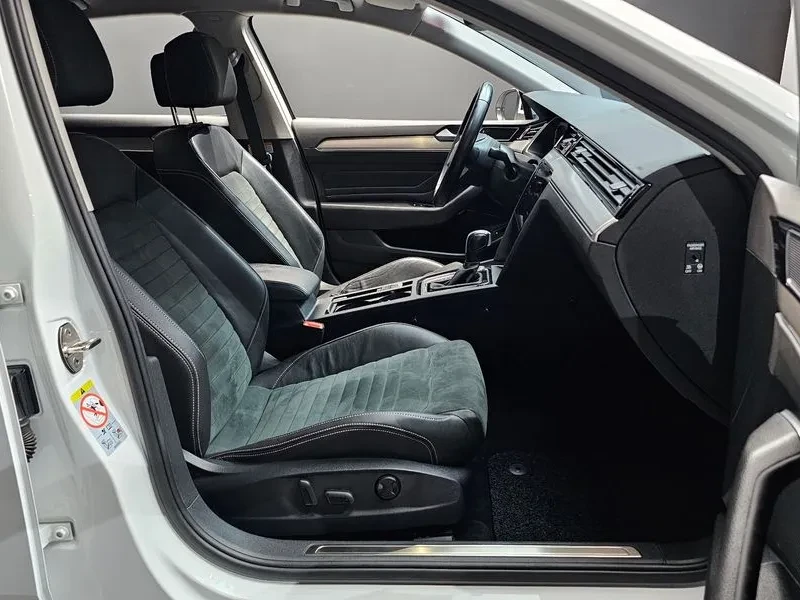 VW Passat 2.0 TDI PREMIUM, снимка 11 - Автомобили и джипове - 55207663