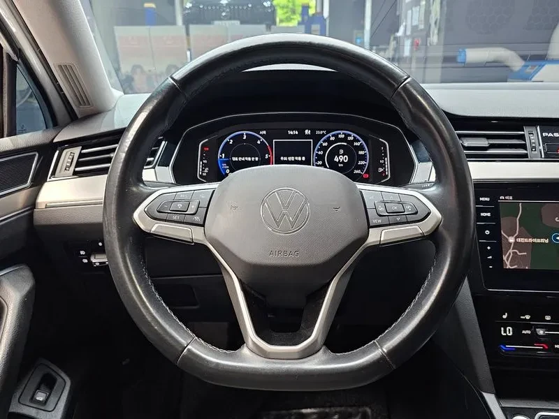 VW Passat 2.0 TDI PREMIUM, снимка 13 - Автомобили и джипове - 55207663