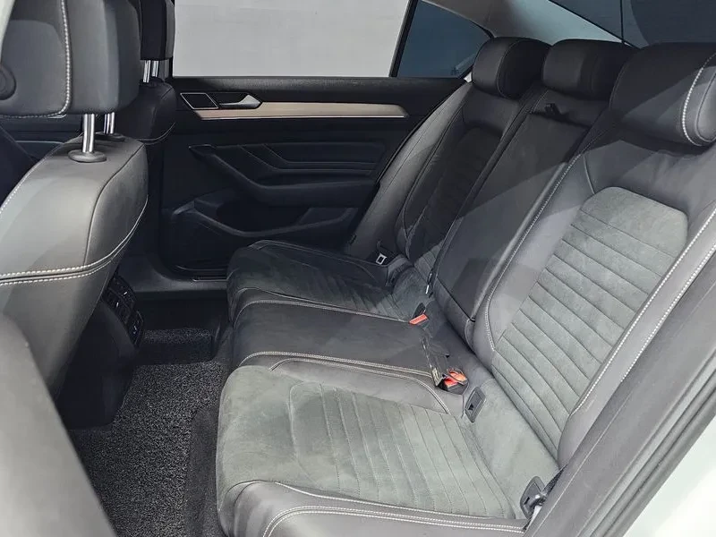 VW Passat 2.0 TDI PREMIUM, снимка 12 - Автомобили и джипове - 55207663
