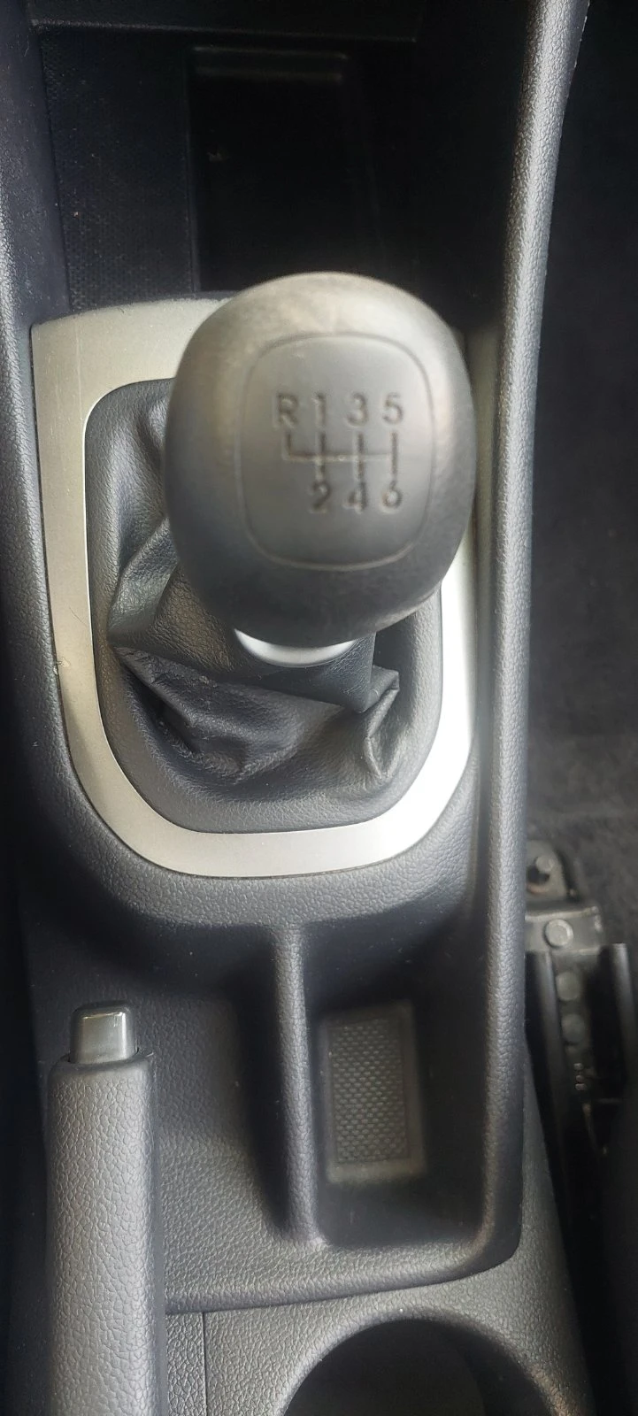 Kia Rio 1.1 ����� ����� | Mobile.bg � ����������� 8