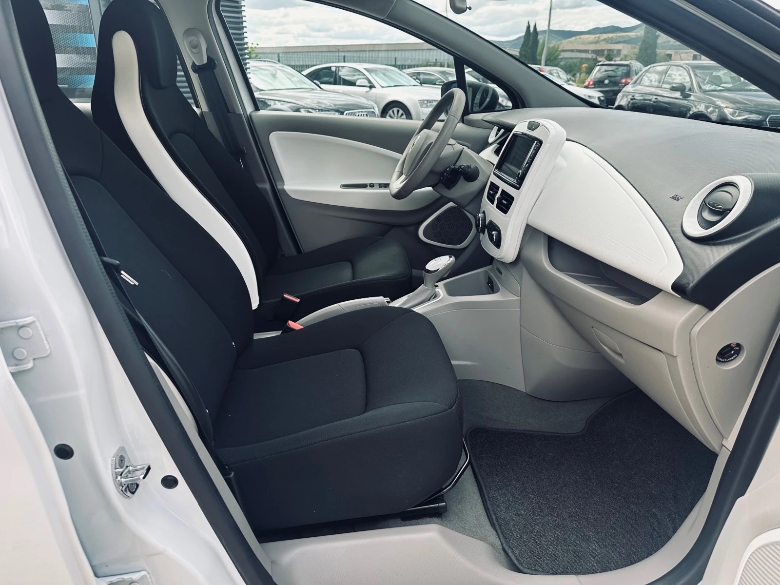 Renault Zoe 41 KW//Z.E 40 Electric<17000km> | Mobile.bg — изображение 15