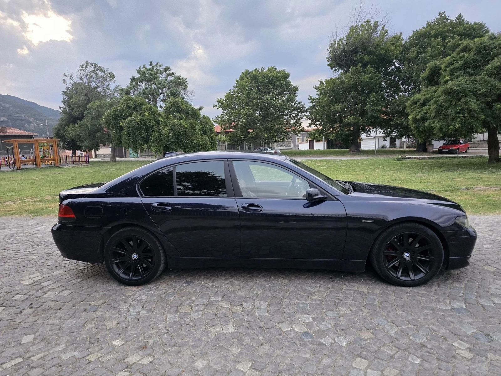 BMW 740  - изображение 8