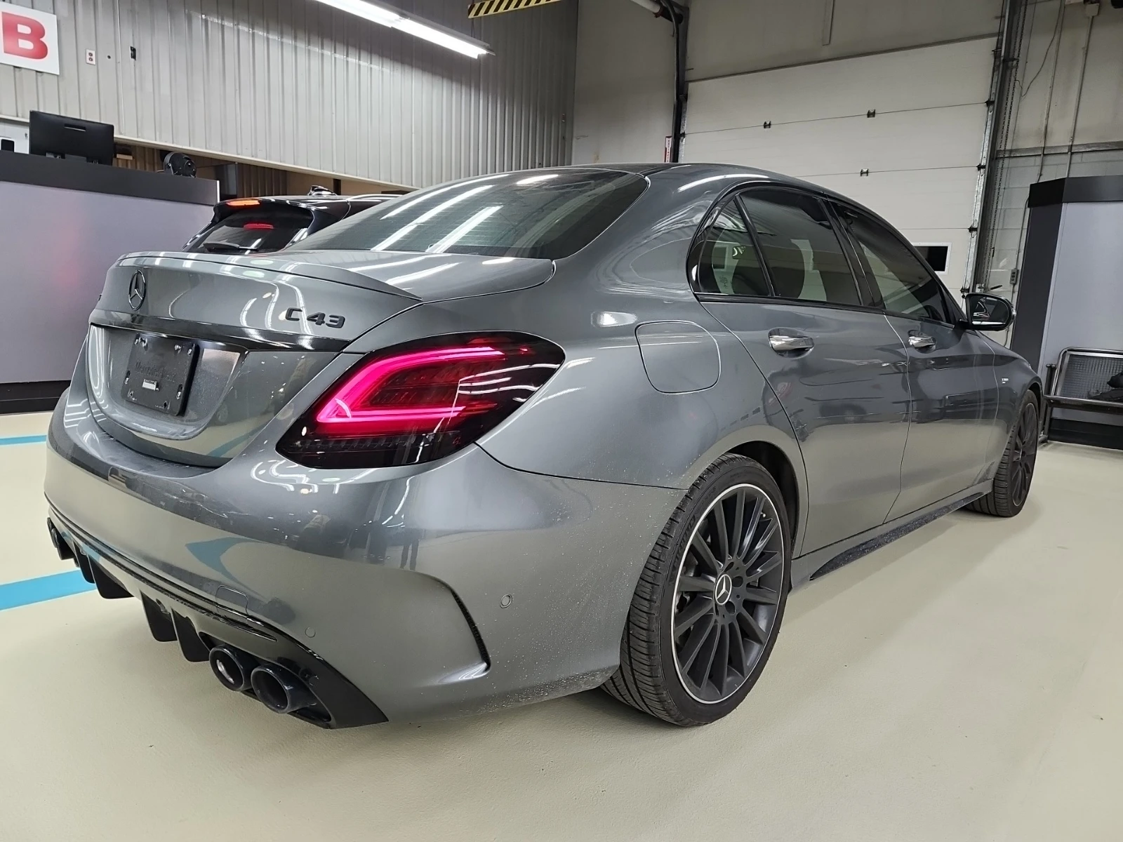Mercedes-Benz C 43 AMG AWD * CARFAX * АвтоКредит * Цена до България*  - изображение 3