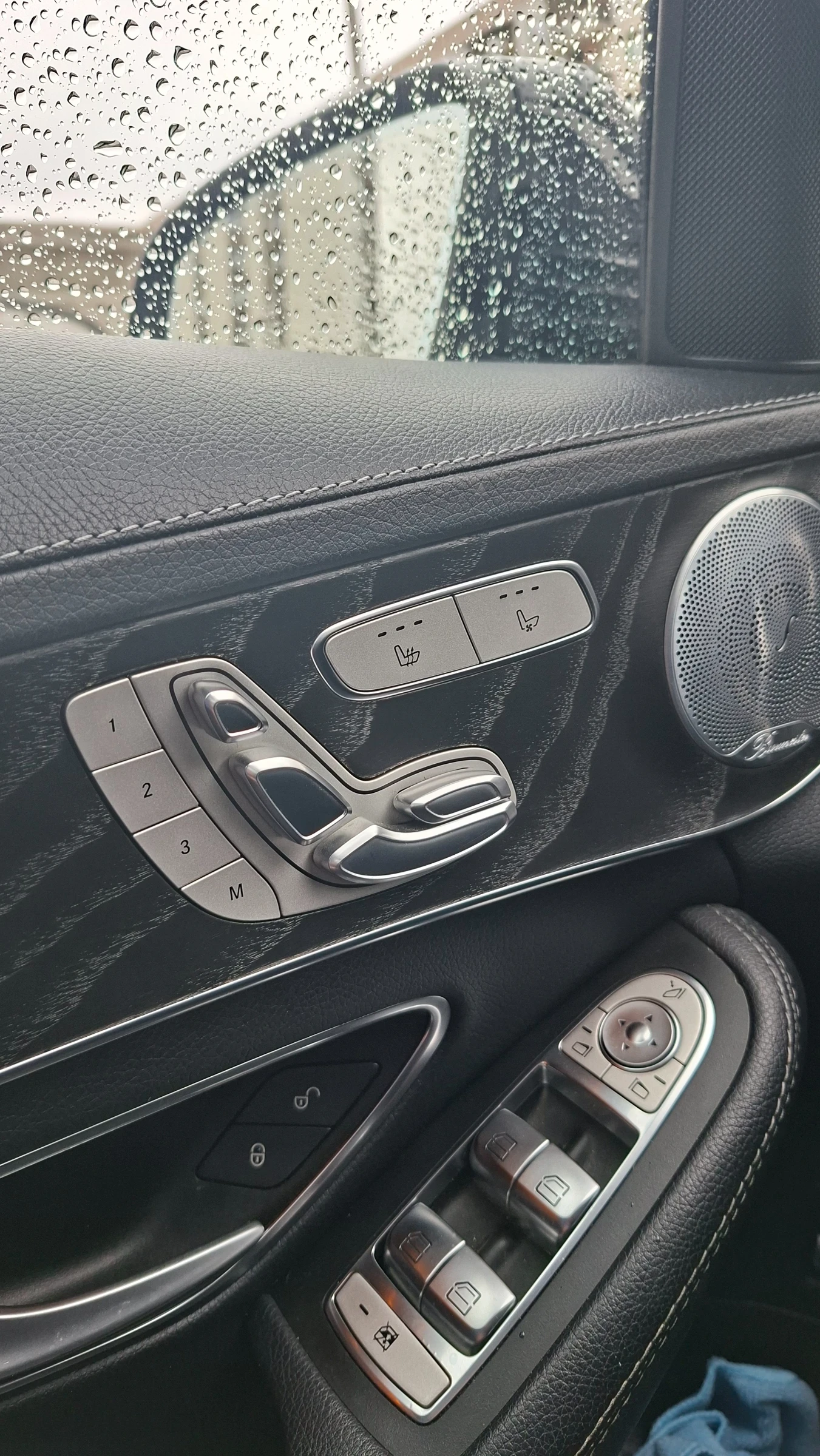 Mercedes-Benz C 400 AMG, Burmester, Подгрев и обдухване , снимка 13 - Автомобили и джипове - 53893472