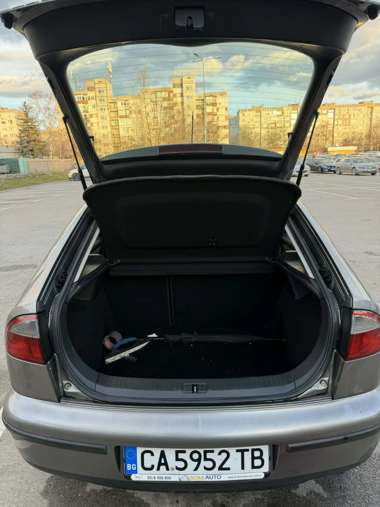 Seat Leon 1.9 tdi 110hp., снимка 11 - Автомобили и джипове - 53924183