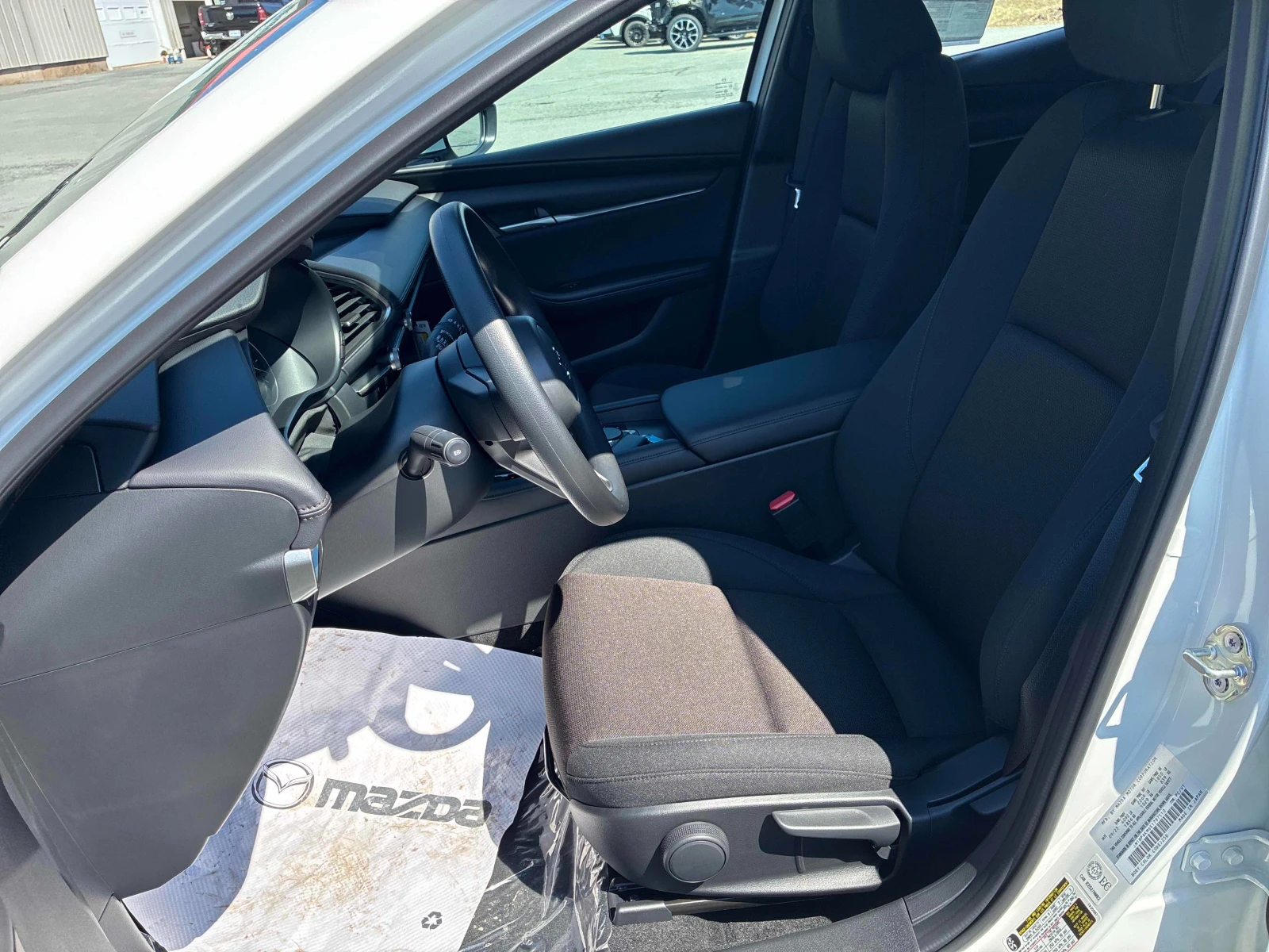 Mazda 3 Sport GX * * CARFAX * * АВТО КРЕДИТ * * , снимка 7 - Автомобили и джипове - 54169485