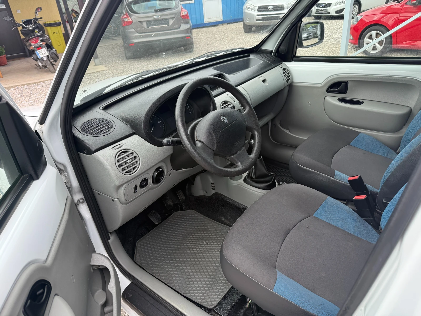 Renault Kangoo 1, 5 DCI КЛИМАТИК !! НОВ ВНОС !!!, снимка 13 - Автомобили и джипове - 54373941