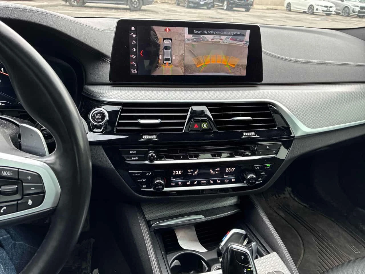 BMW 550 * xDrive * ДИСТРОНИК * 360 * HUD * ОБДУХВАНЕ, снимка 9 - Автомобили и джипове - 54480321