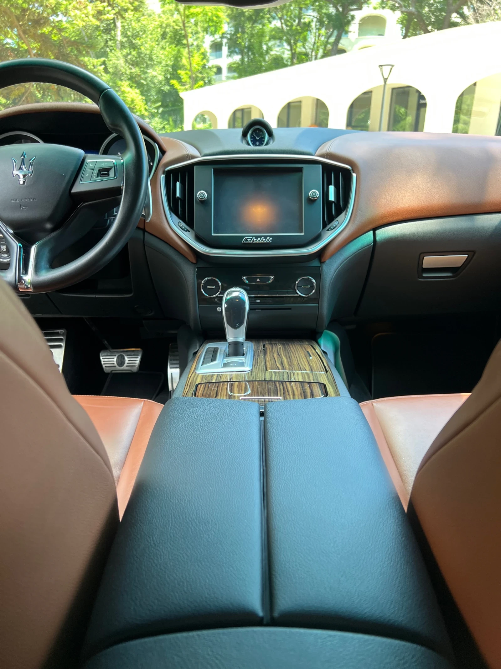 Maserati Ghibli SQ4S, снимка 10 - Автомобили и джипове - 55241846