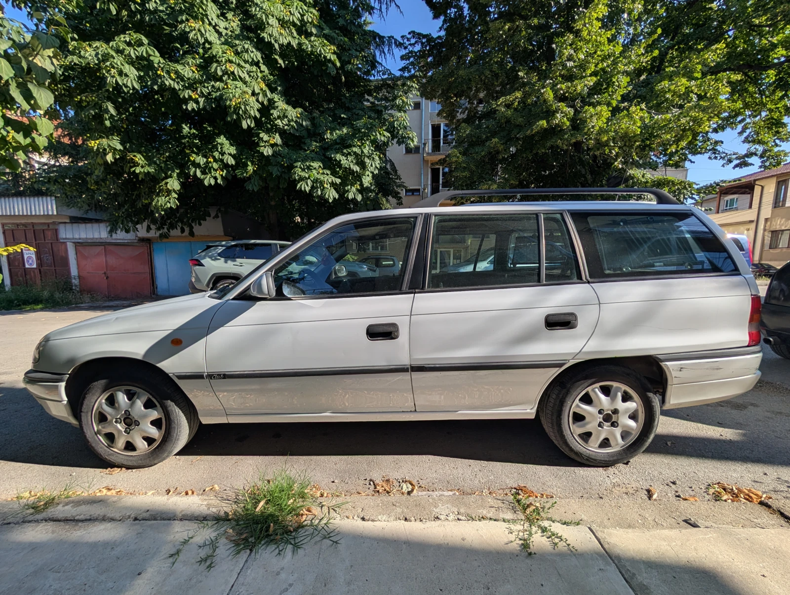 Opel Astra 1.6i Ecotec 16V, снимка 3 - Автомобили и джипове - 55423985