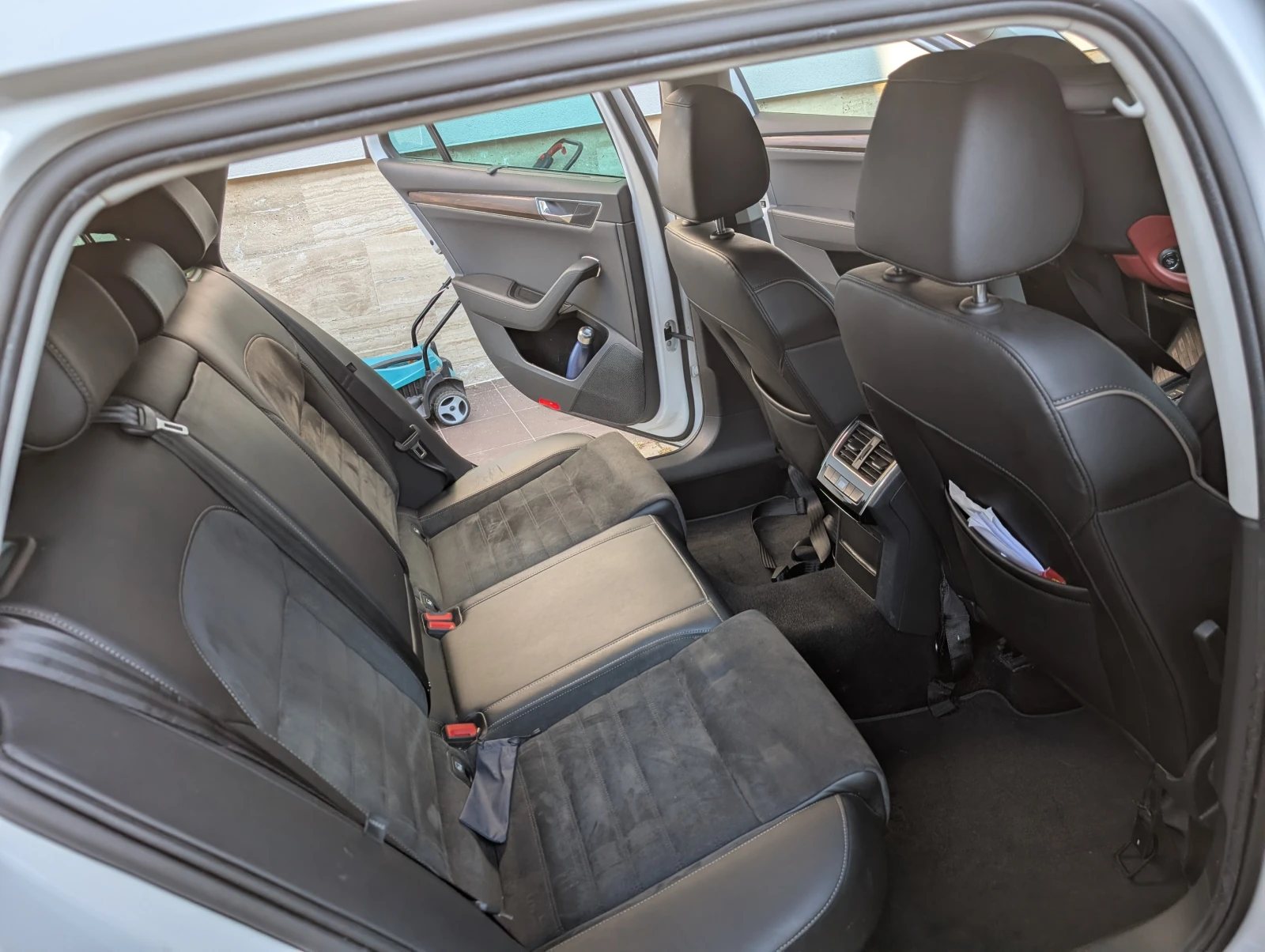 Skoda Superb Scout, снимка 10 - Автомобили и джипове - 55729685