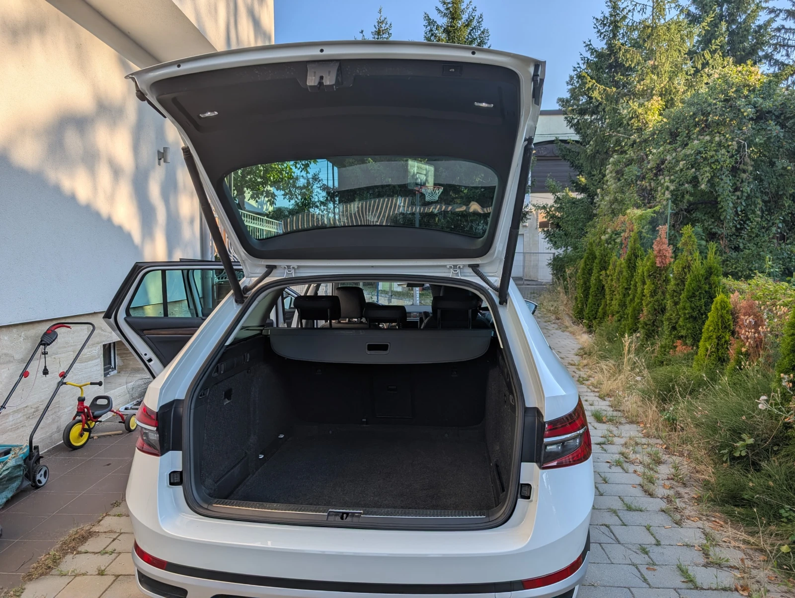 Skoda Superb Scout, снимка 12 - Автомобили и джипове - 55729685