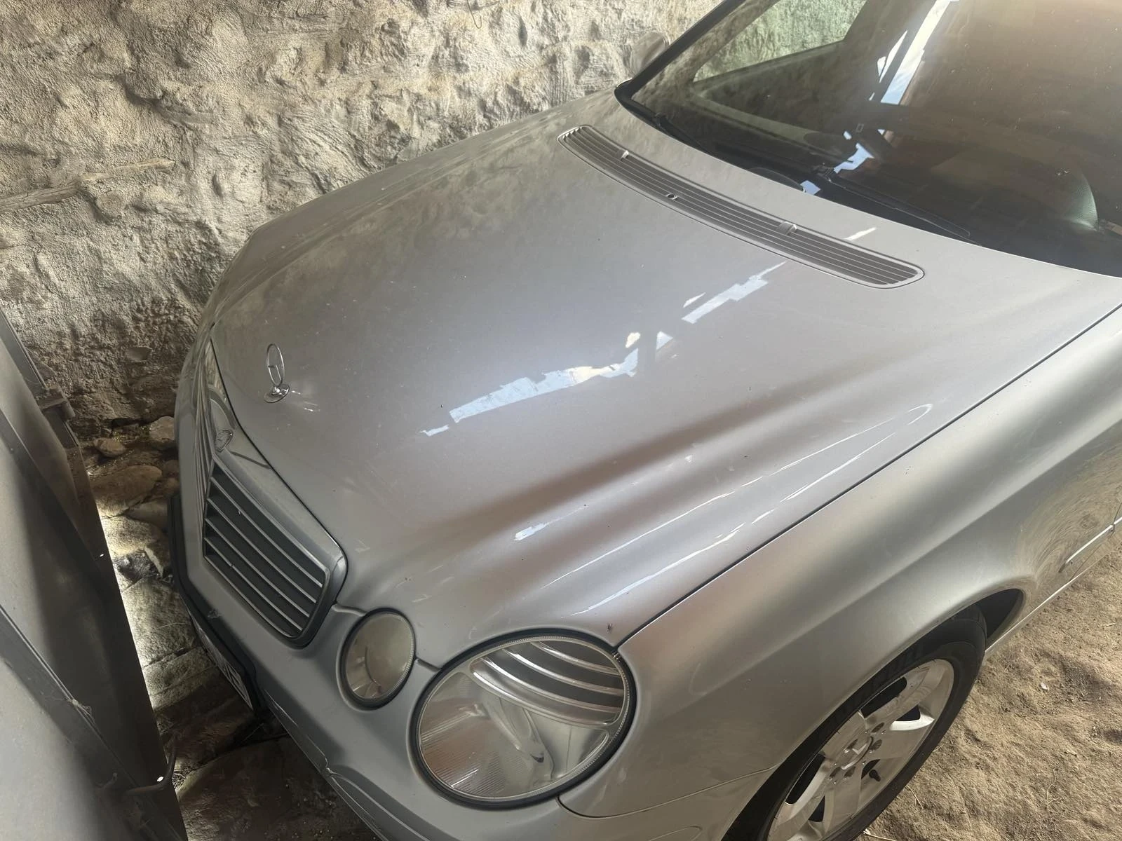 Mercedes-Benz 220