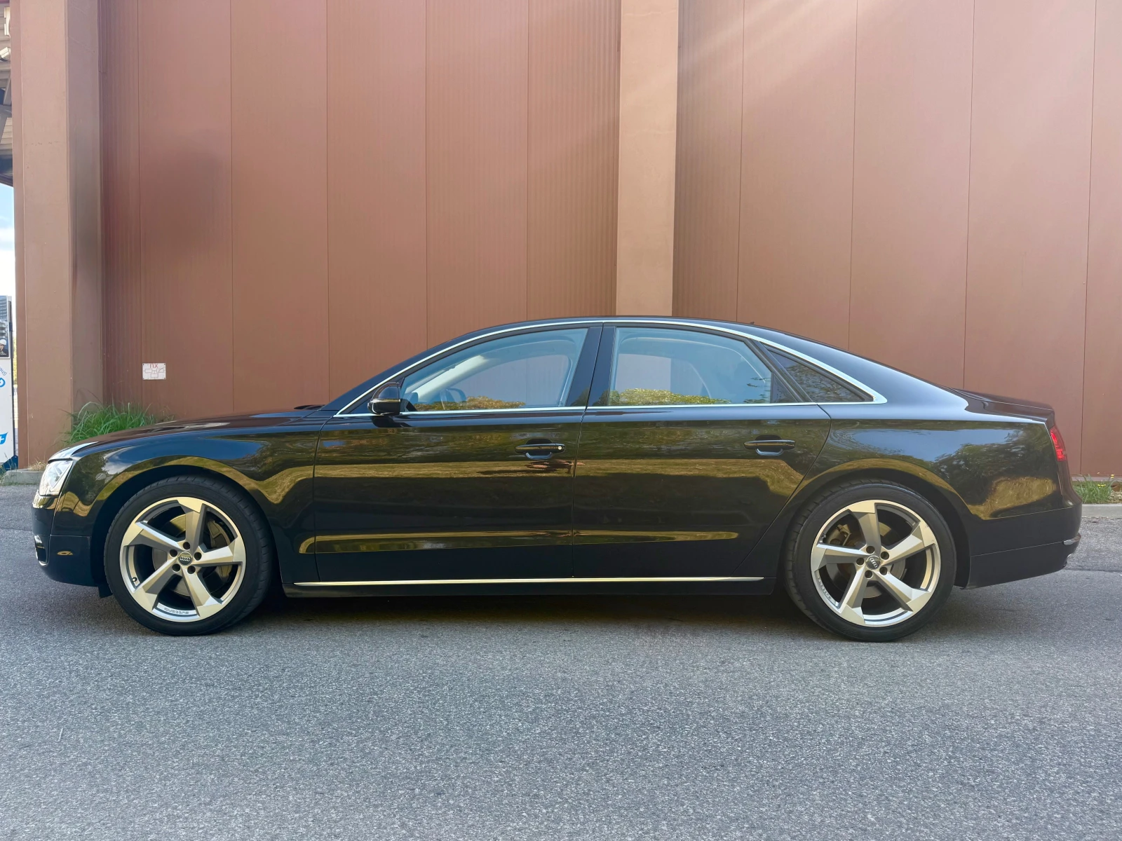 Audi A8 DESIGN SELECTION| BANG&OLUFSEN| DISTRONIC ГАРАНЦИЯ, снимка 2 - Автомобили и джипове - 55944102