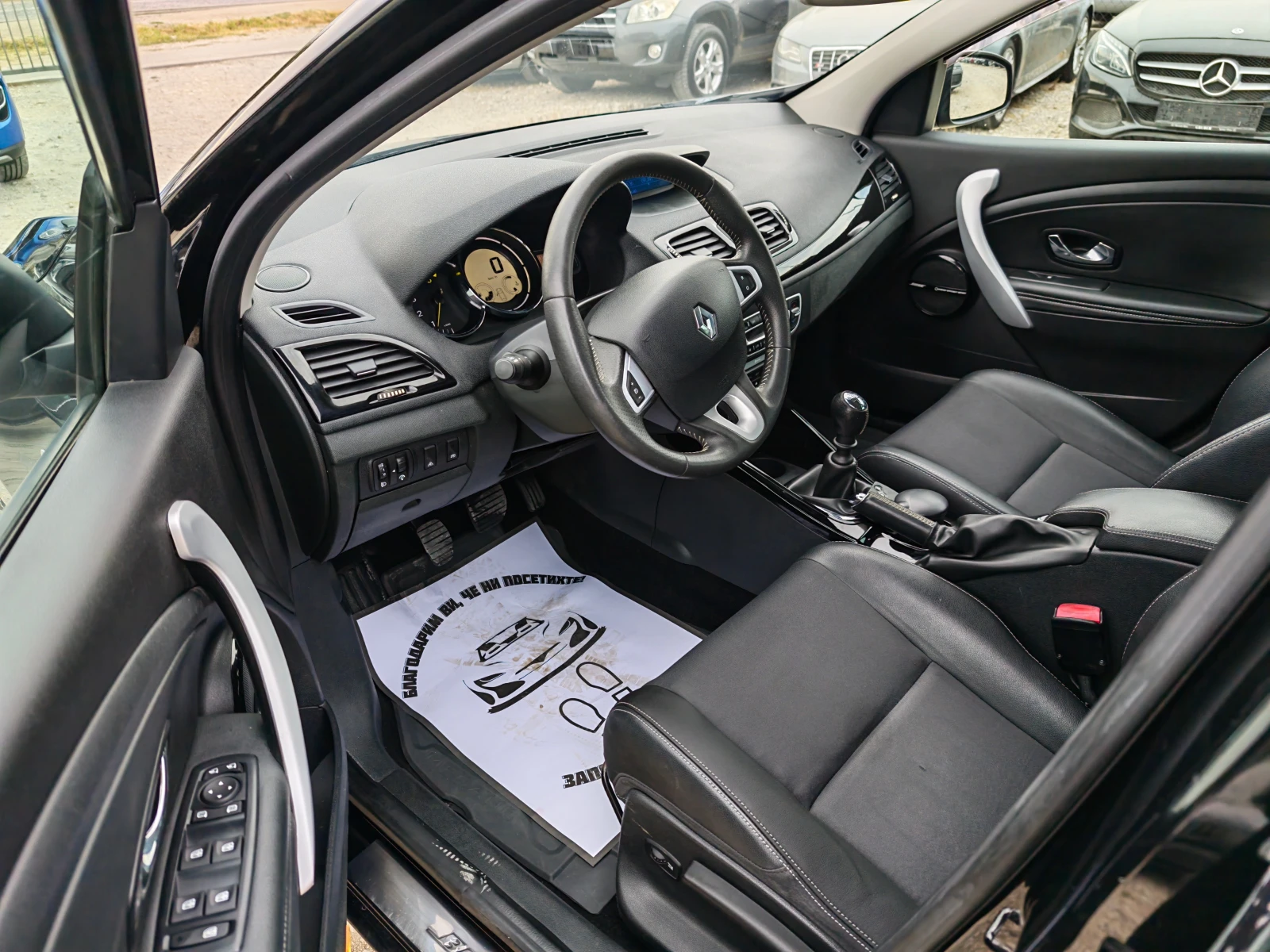 Renault Megane 1.5 dci, снимка 10 - Автомобили и джипове - 56172150