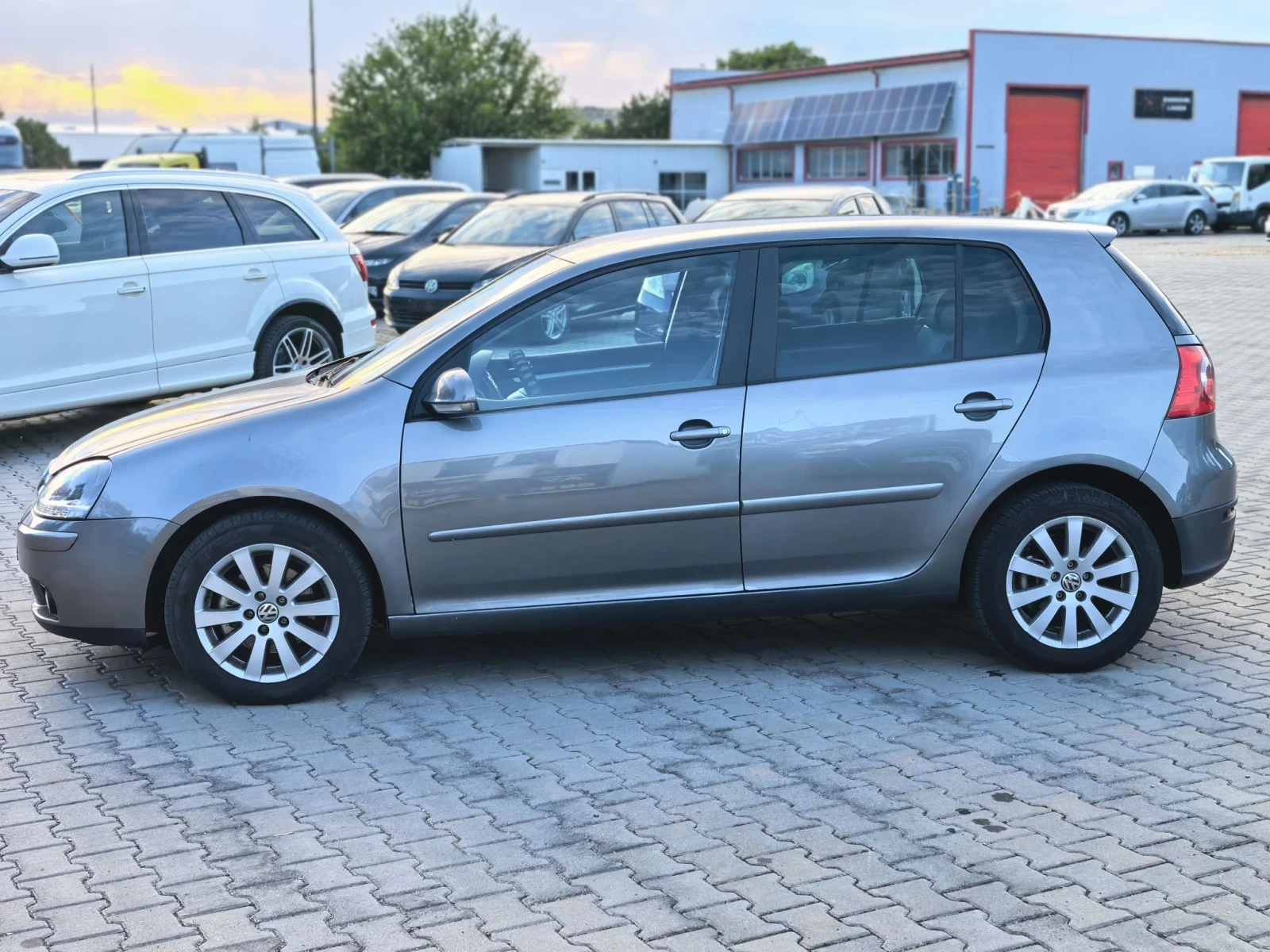 VW Golf 2.0тди 140кс+ + , снимка 3 - Автомобили и джипове - 56227569