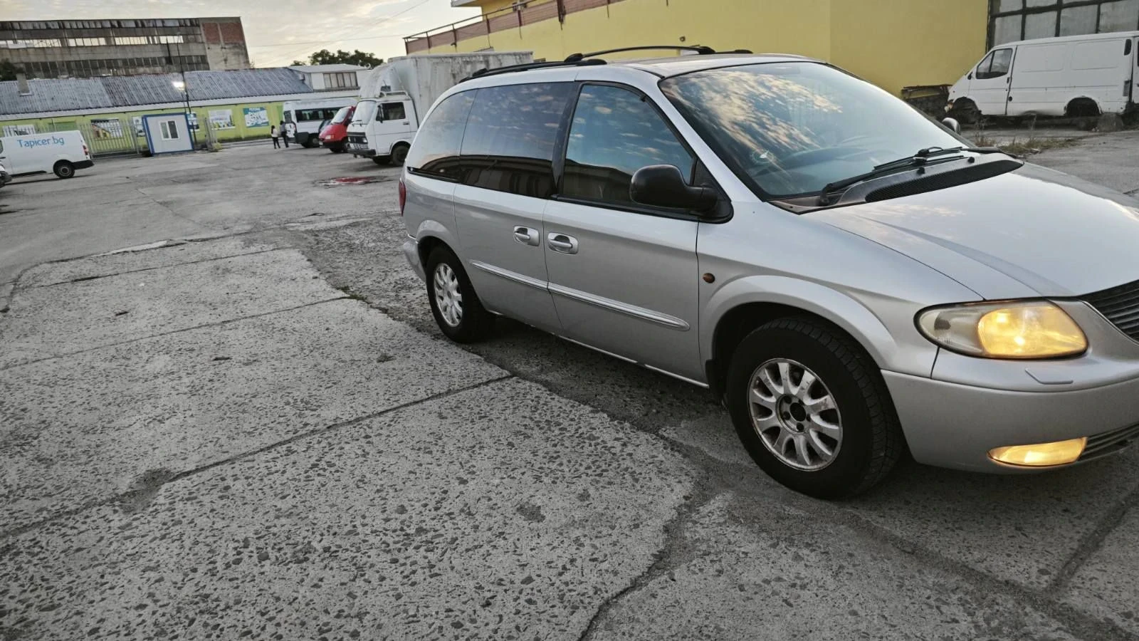 Chrysler Voyager 2.5 crd, снимка 6 - Автомобили и джипове - 56321502