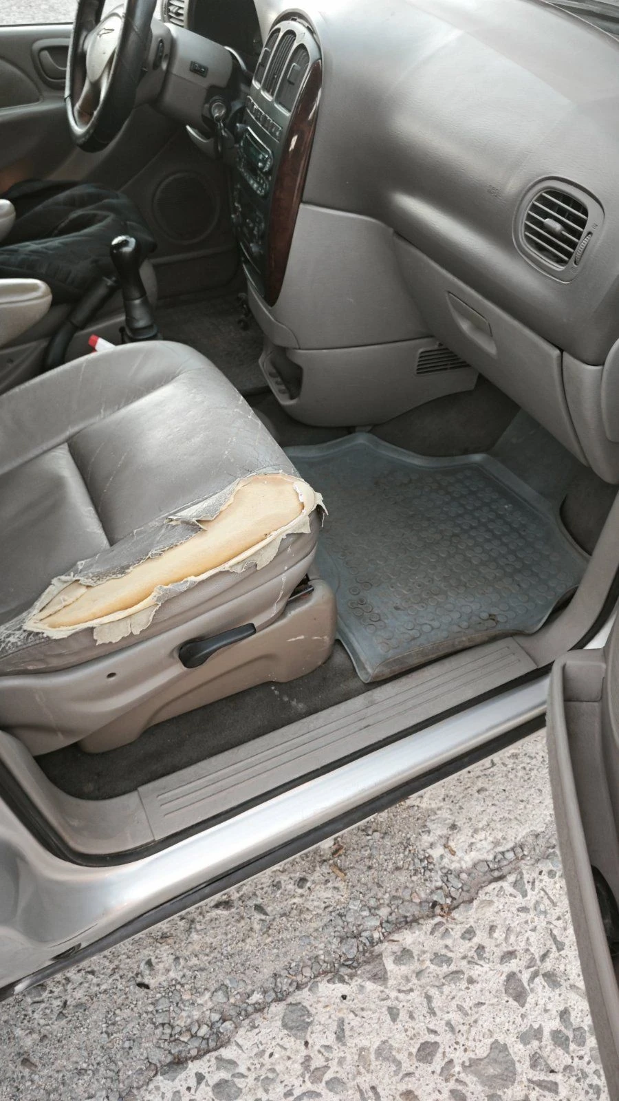 Chrysler Voyager 2.5 crd, снимка 3 - Автомобили и джипове - 56321502
