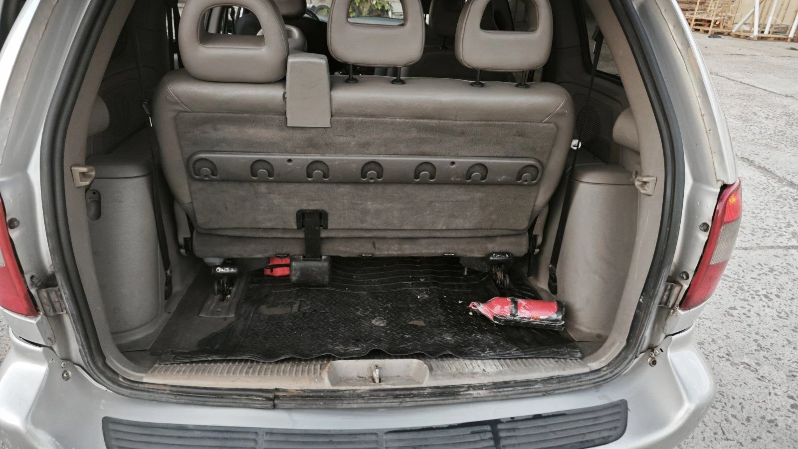 Chrysler Voyager 2.5 crd, снимка 9 - Автомобили и джипове - 56321502