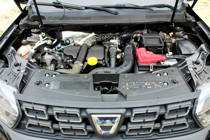Dacia Duster 1.5dCi 4X4 ЛИЗИНГ, снимка 8 - Автомобили и джипове - 51991353