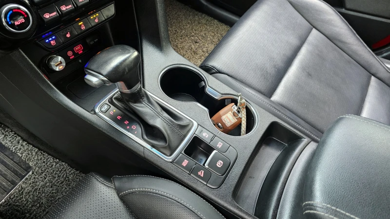 Kia Sportage 2.0 2WD NOBLESSE PLUS autogeorge.com, снимка 8 - Автомобили и джипове - 52389521