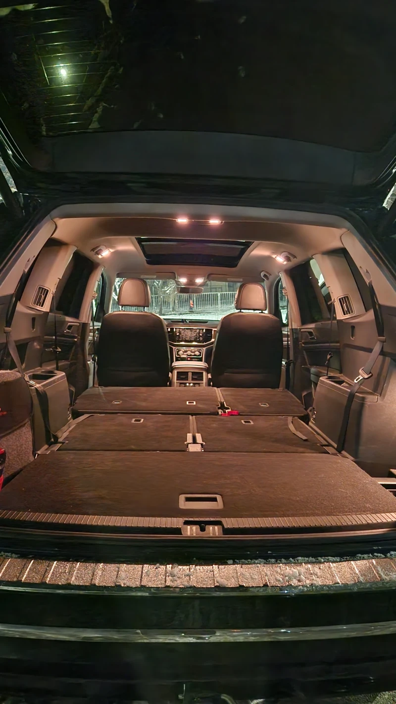 VW Atlas 3.6l SEL R-line VR6 7местен, снимка 11 - Автомобили и джипове - 53066439