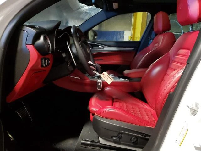 Alfa Romeo Stelvio TI AWD - изображение 8