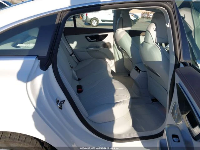 Mercedes-Benz EQE EQE 350+ , снимка 11 - Автомобили и джипове - 53780139