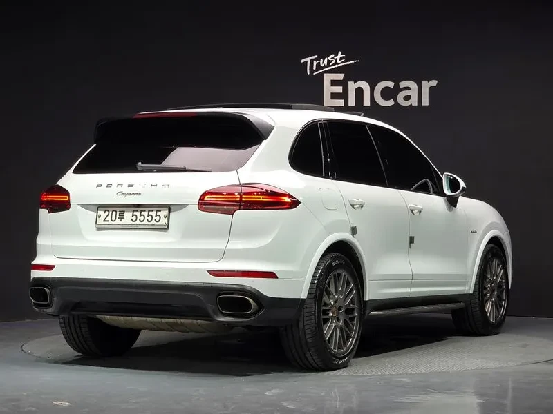 Porsche Cayenne 3.0 Diesel Platinum Edition 958, снимка 2 - Автомобили и джипове - 55786754