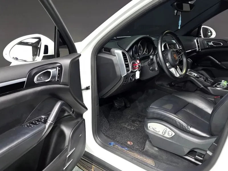 Porsche Cayenne 3.0 Diesel Platinum Edition 958, снимка 11 - Автомобили и джипове - 55786754