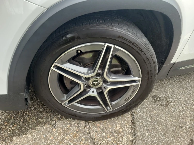 Mercedes-Benz GLB 250 * 4MATIC * DRIVER ASSIST PKG * CARFAX * , снимка 4 - Автомобили и джипове - 56075462