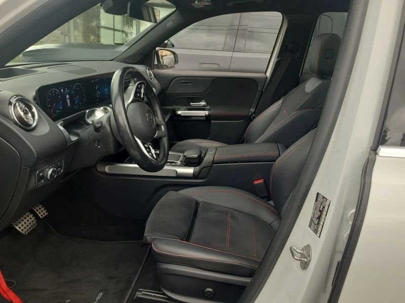 Mercedes-Benz GLB 250 * 4MATIC * DRIVER ASSIST PKG * CARFAX * , снимка 5 - Автомобили и джипове - 56075462