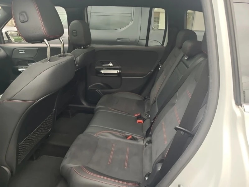 Mercedes-Benz GLB 250 * 4MATIC * DRIVER ASSIST PKG * CARFAX * , снимка 13 - Автомобили и джипове - 56075462