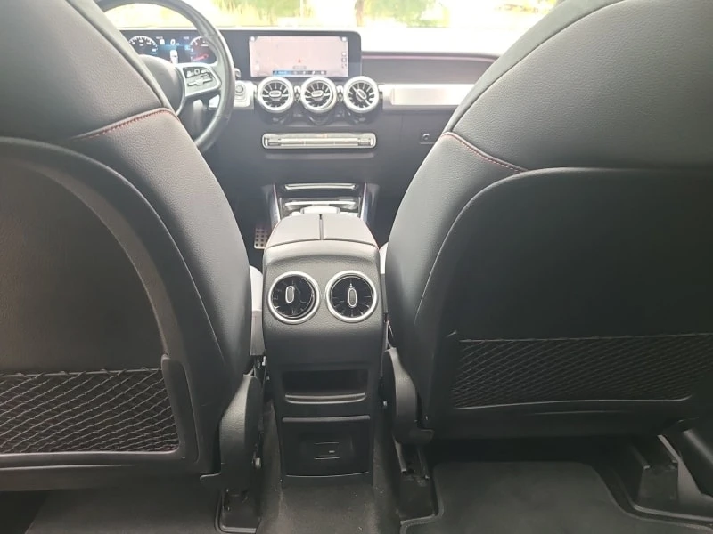 Mercedes-Benz GLB 250 * 4MATIC * DRIVER ASSIST PKG * CARFAX * , снимка 12 - Автомобили и джипове - 56075462