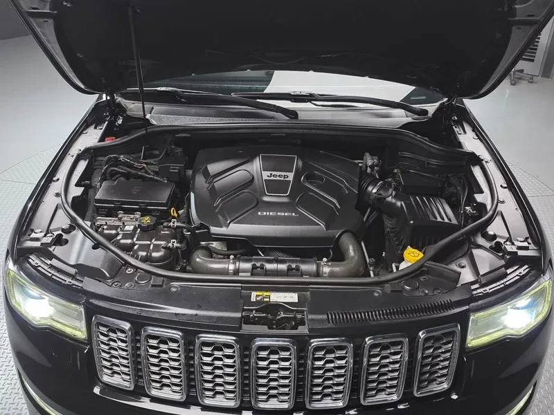 Jeep Cherokee 3.0 Diesel Overland Summit Wk2, снимка 6 - Автомобили и джипове - 56288734