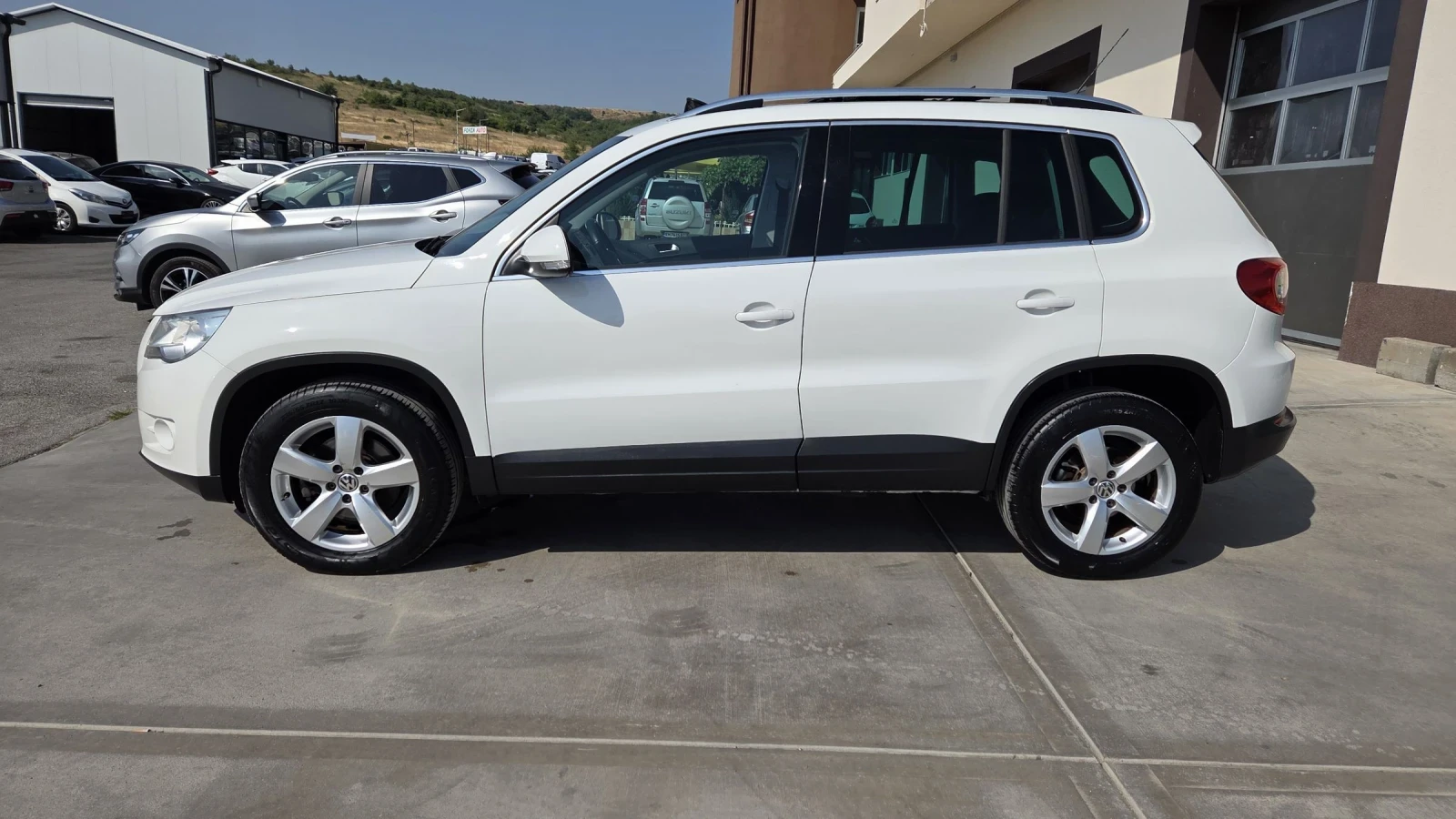 VW Tiguan АВТОМАТИК/ 4 MATIC/  ПАНОРАМА/ ТОП СЪСТОЯНИЕ - изображение 4