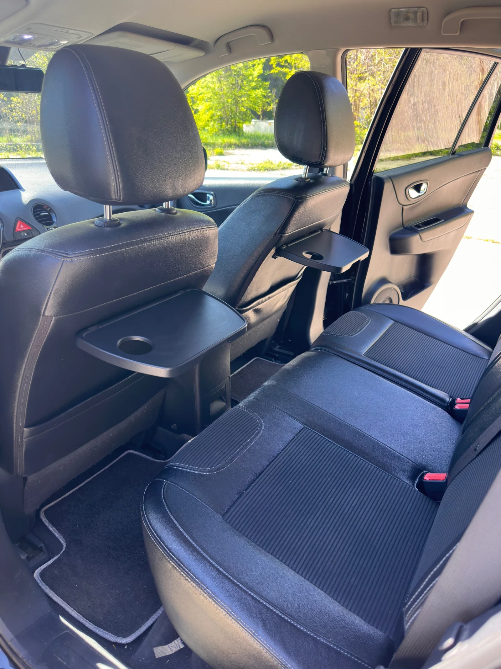 Renault Koleos 2.0dci 4x4, снимка 12 - Автомобили и джипове - 54321545