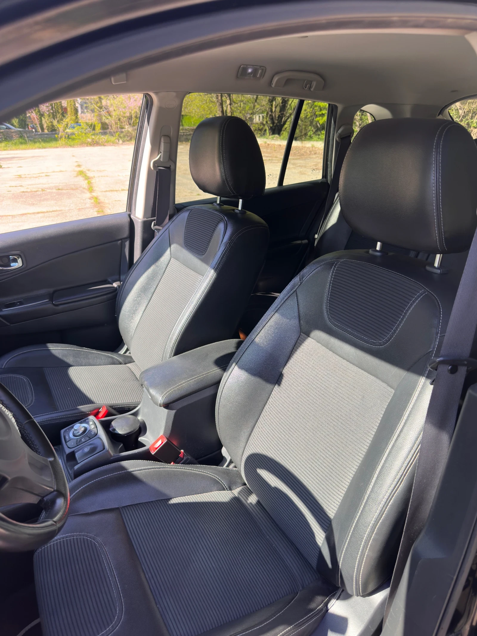 Renault Koleos 2.0dci 4x4, снимка 10 - Автомобили и джипове - 54321545