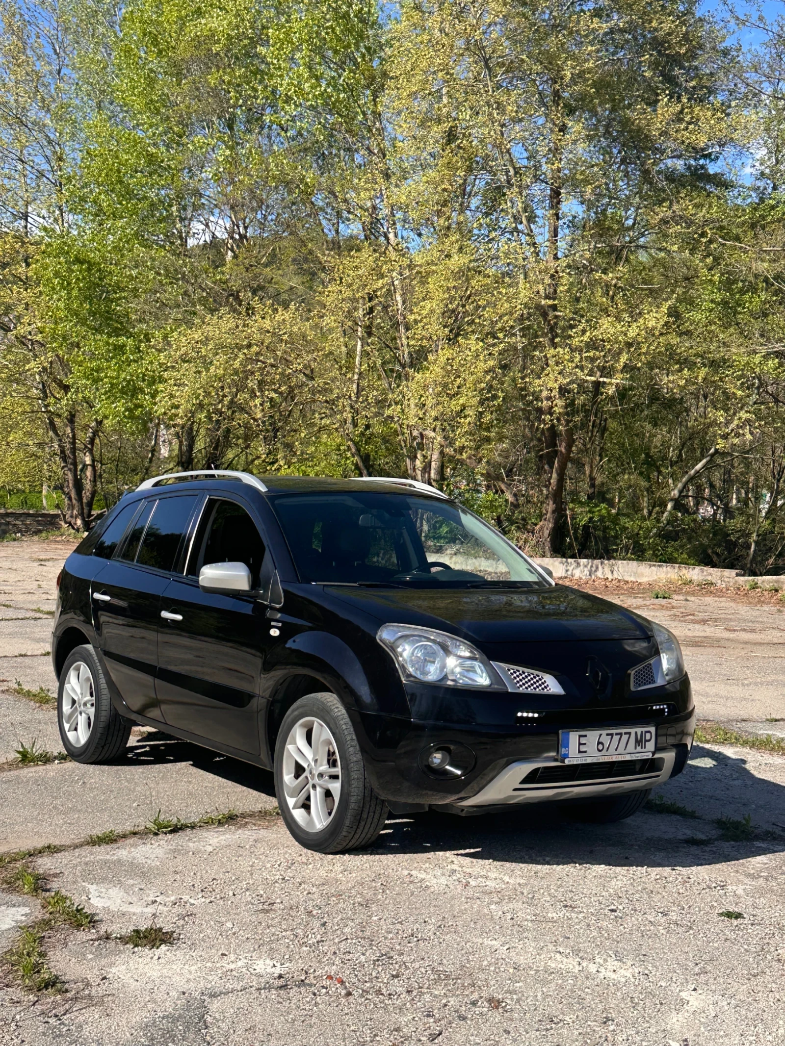 Renault Koleos 2.0dci 4x4, снимка 2 - Автомобили и джипове - 54321545