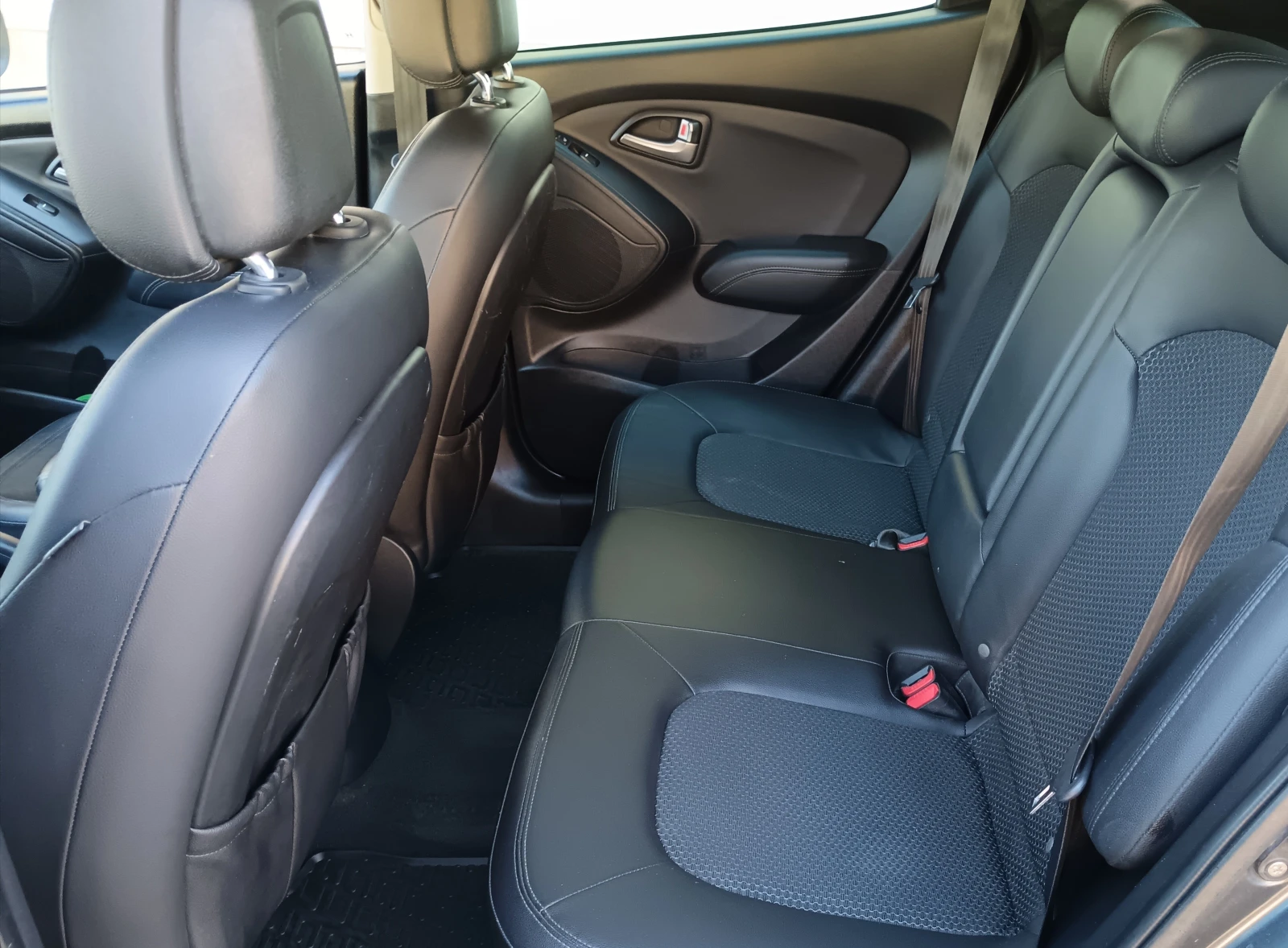 Hyundai IX35 1.7 crdi , снимка 8 - Автомобили и джипове - 54749686