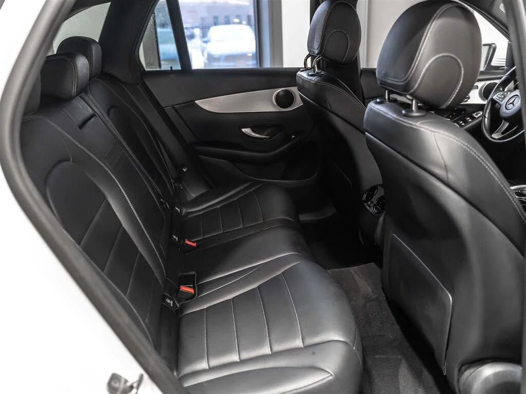 Mercedes-Benz GLC 300  90 000 KM | ЧИСТ КАРФАКС | BLINDSPOT, снимка 11 - Автомобили и джипове - 54873473