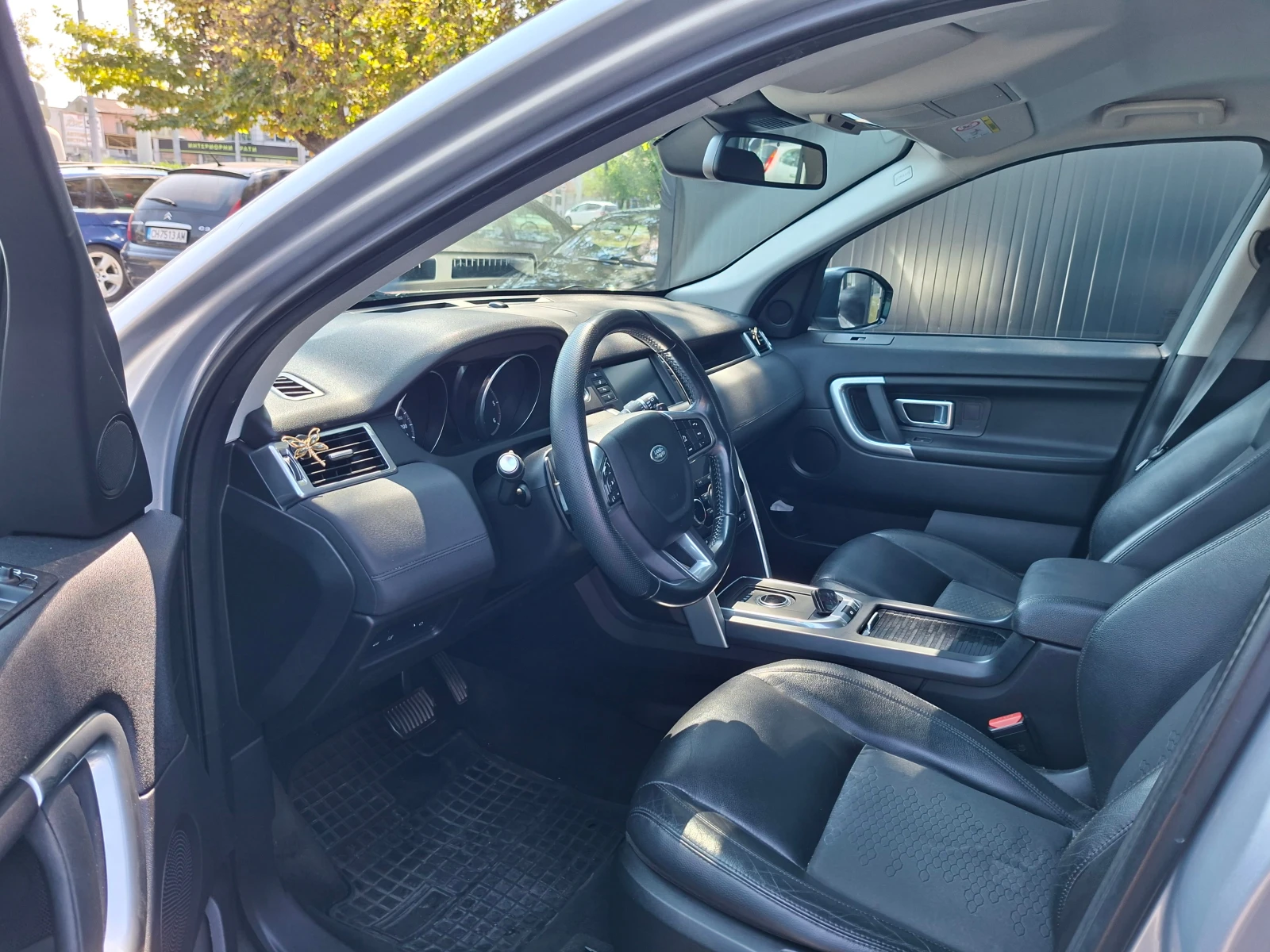Land Rover Discovery Sport 7 места , снимка 7 - Автомобили и джипове - 55769125