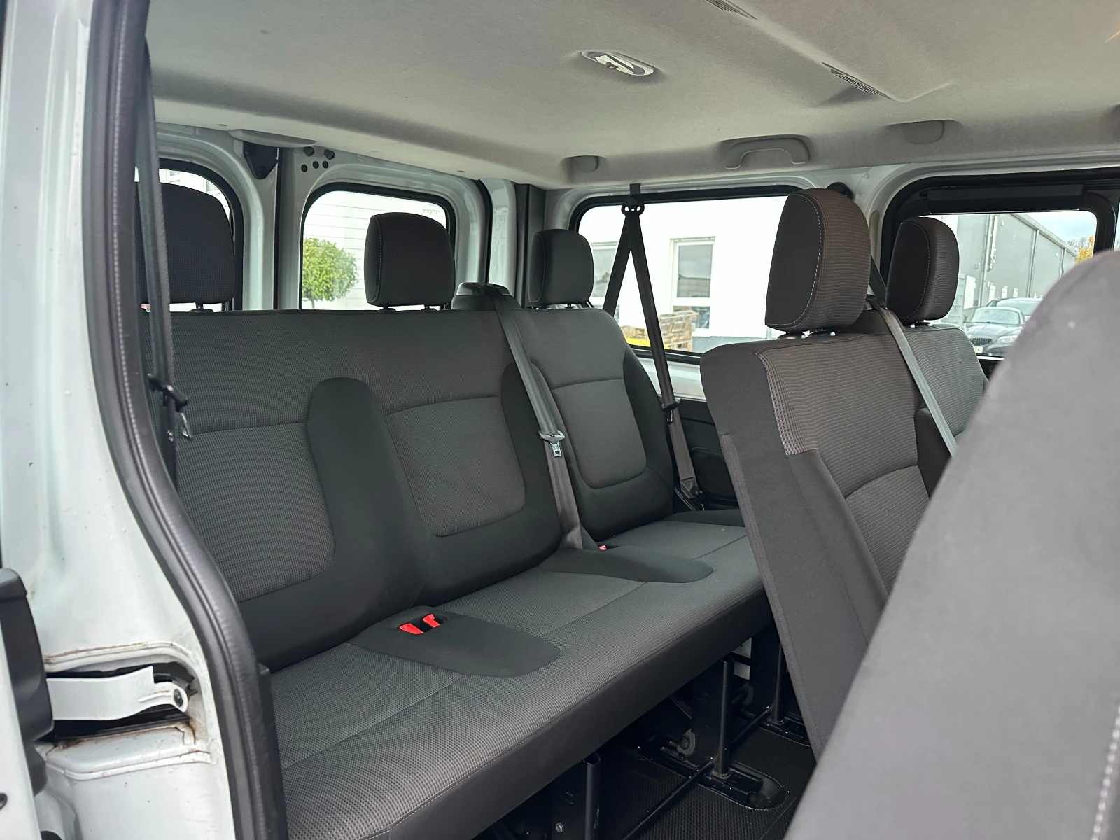 Renault Trafic Combi L1H1 2.8t Life, снимка 8 - Бусове и автобуси - 56681667