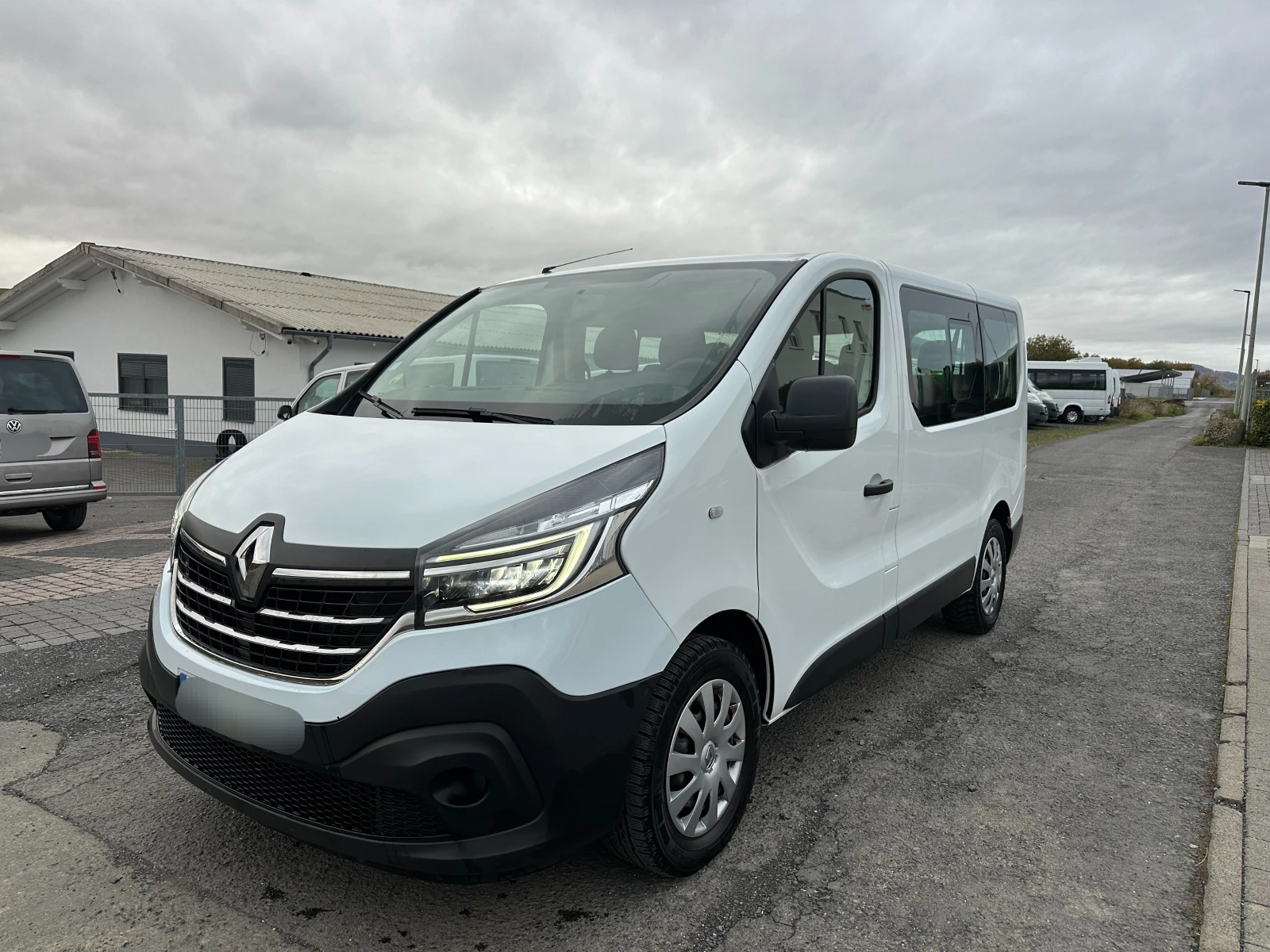 Renault Trafic Combi L1H1 2.8t Life, снимка 2 - Бусове и автобуси - 56681667