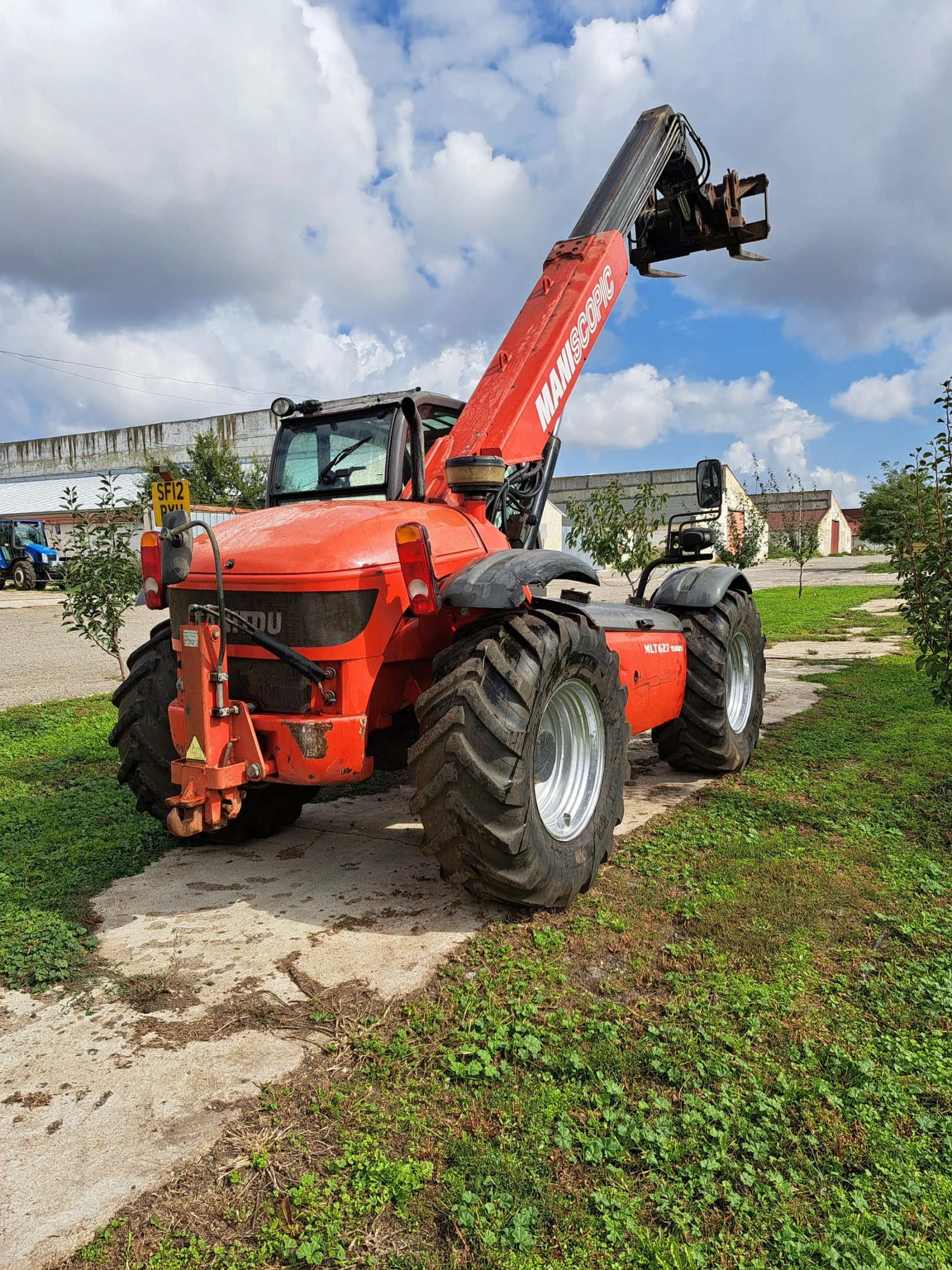 Телескопичен товарач Manitou MLT 627 T - изображение 4