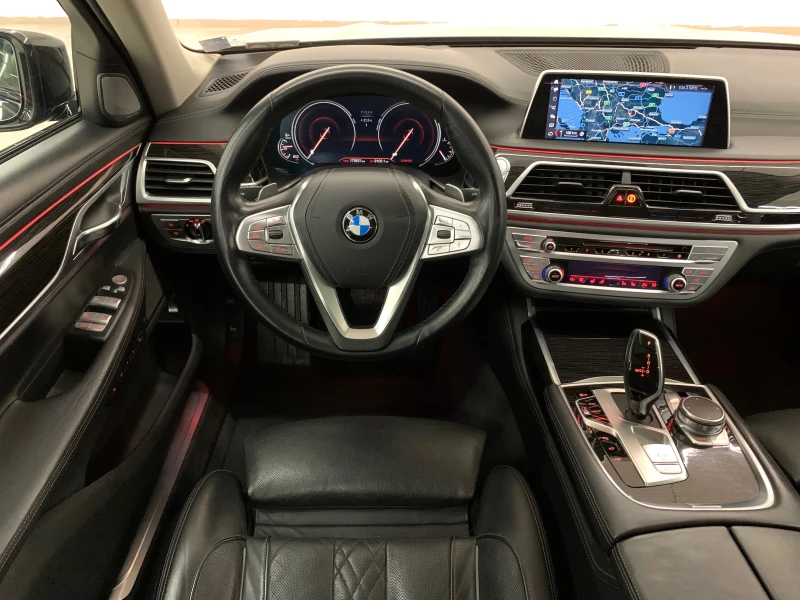 BMW 750 d xDrive NOV FULL, снимка 11 - Автомобили и джипове - 47512274