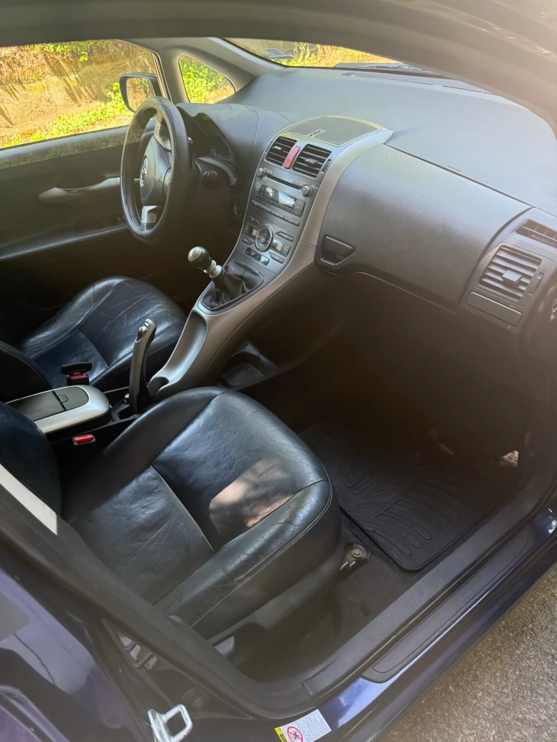 Toyota Auris, снимка 5 - Автомобили и джипове - 52598822
