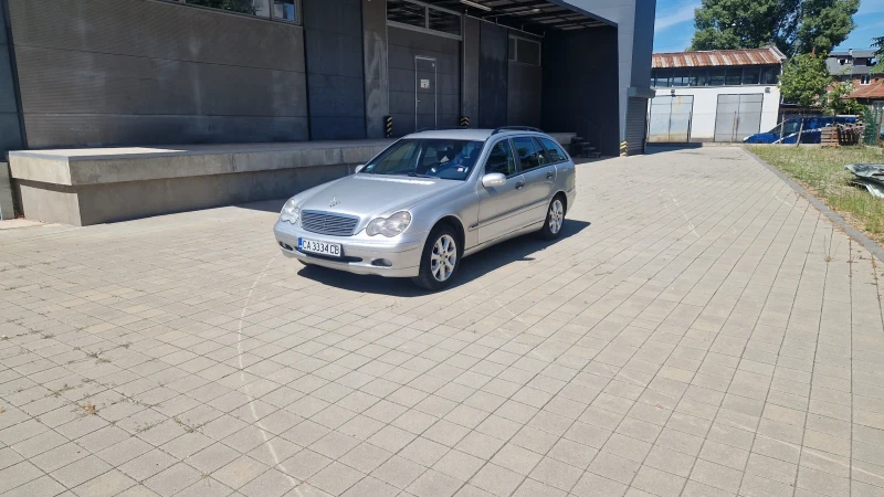 Mercedes-Benz C 220 Комби, снимка 2 - Автомобили и джипове - 52437351