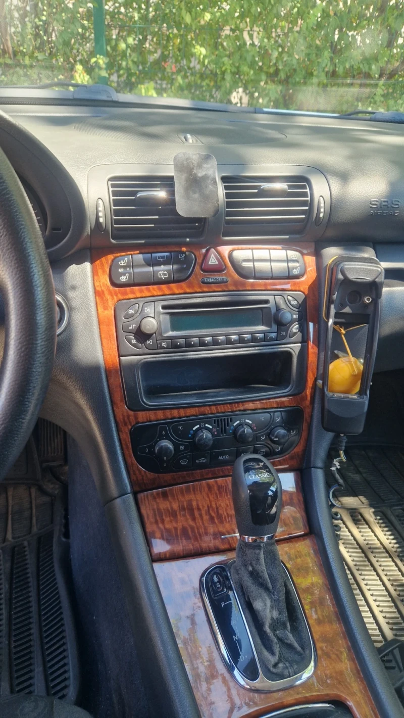 Mercedes-Benz C 220 Комби, снимка 10 - Автомобили и джипове - 52437351