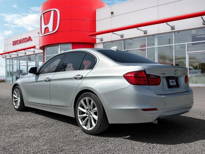 BMW 320 * 320i xDrive * CARFAX * ЦЕНА ДО БГ, снимка 5 - Автомобили и джипове - 52752873